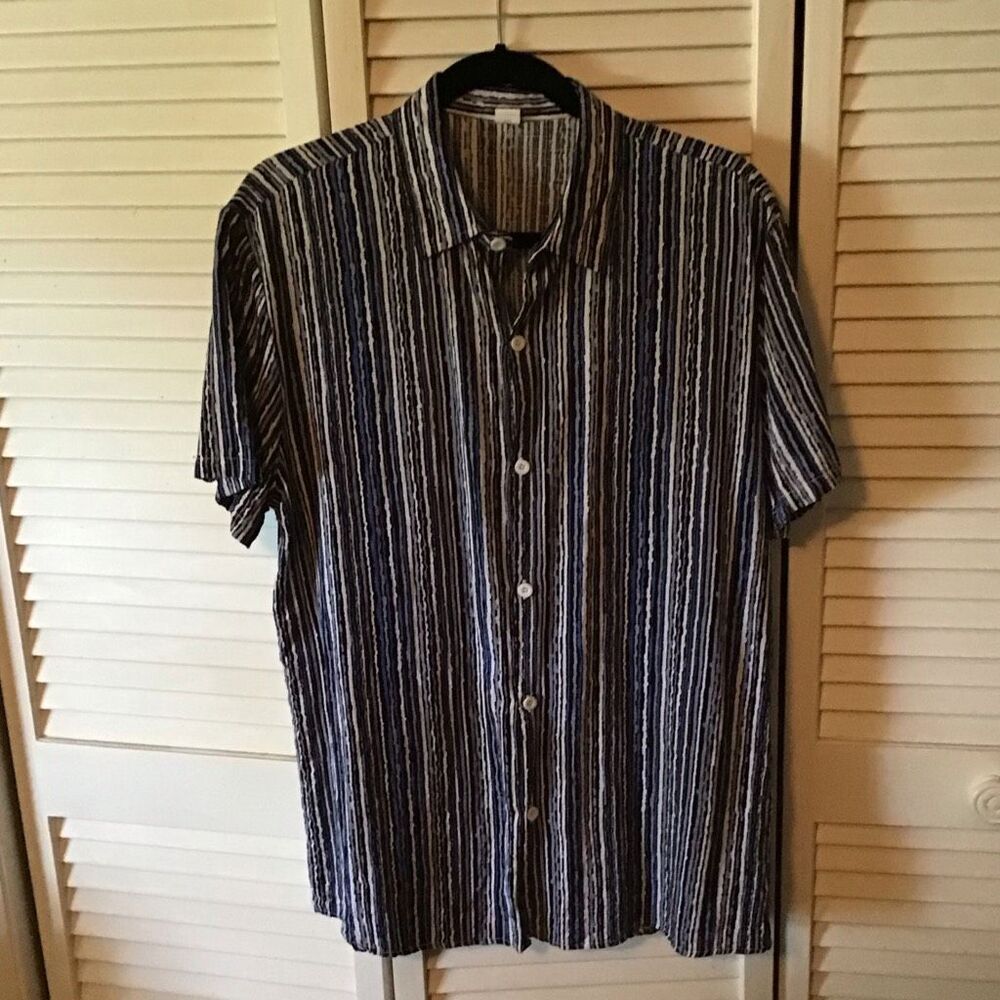 Mens Button Front Shirt, size XL, Blue / Gray stripe, short sleeves